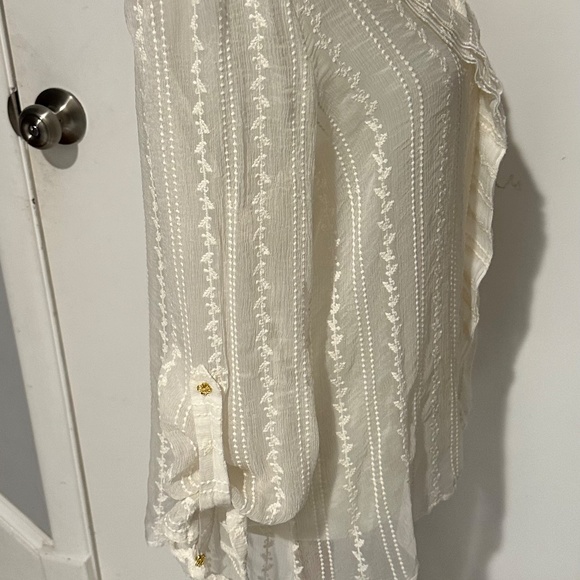 Tt Collection‎ Ivory Blouse - Size M. - Picture 4 of 13